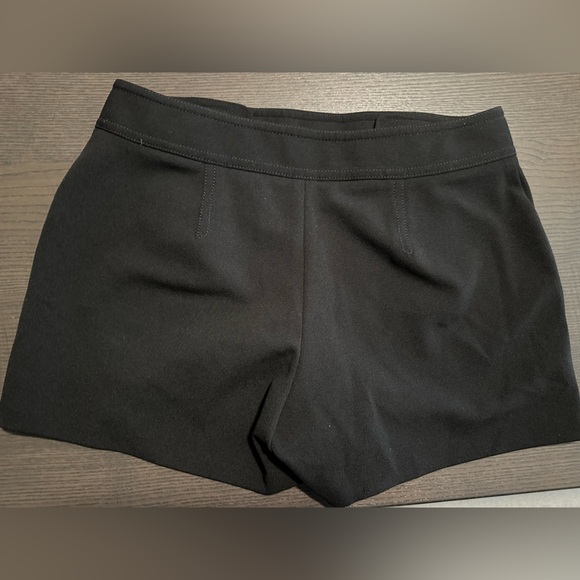 Express Zip-Up Gold Zipper Black Stretch Shorts in Size 0 (Like New!) - Picture 2 of 6